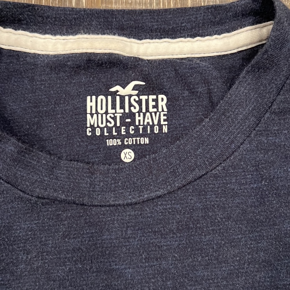 Holister Tee - Picture 3 of 5